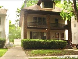 440 W Cook St, Unit downstairs apartment in Springfield, IL - Building Photo