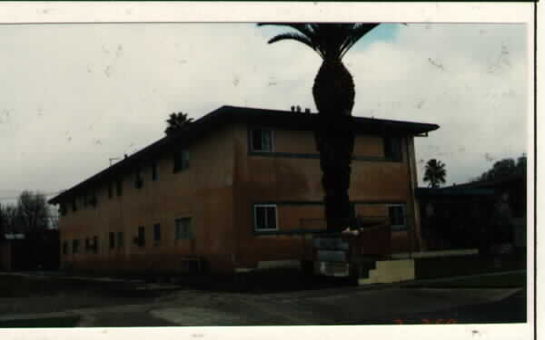 1226 W B St in Ontario, CA - Building Photo