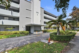 1601 NE 191st St in Miami, FL - Building Photo