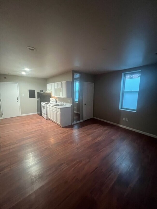 3456 Kensington Ave-Unit -2nd Floor Rear in Philadelphia, PA - Building Photo - Building Photo