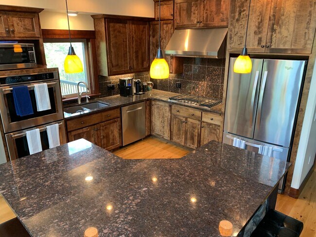 24245 Hewett Rd in Juliaetta, ID - Building Photo - Building Photo