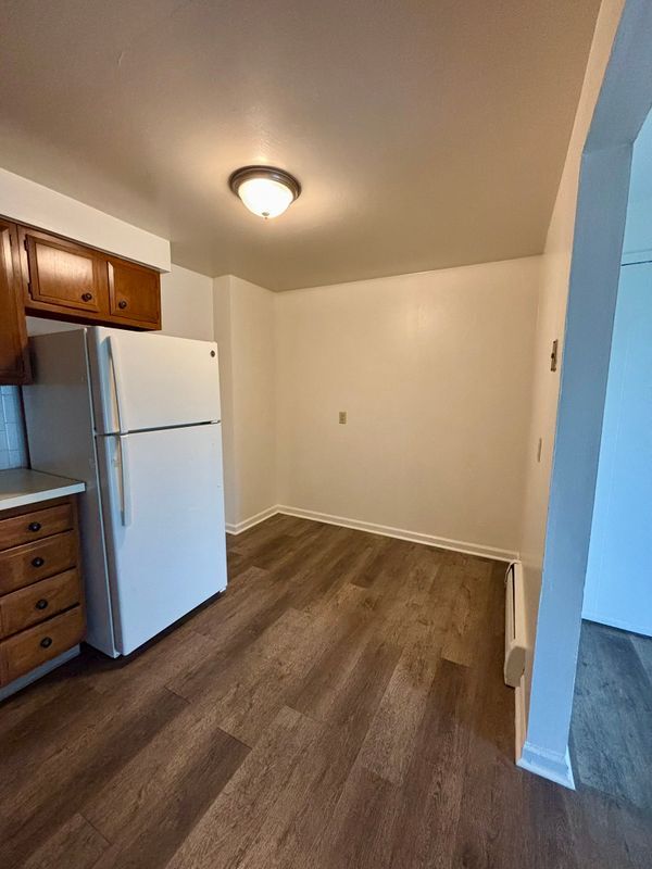 2715 Eggert Rd in Tonawanda, NY - Building Photo - Building Photo