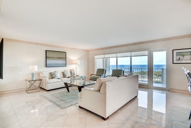 4301 N Ocean Blvd in Boca Raton, FL - Building Photo - Building Photo