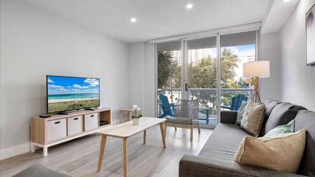 19370 Collins Ave in Sunny Isles Beach, FL - Foto de edificio - Building Photo