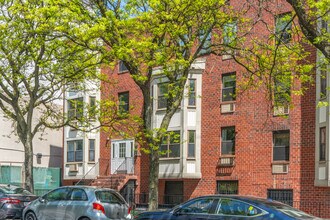 415 Carlton Ave in Brooklyn, NY - Foto de edificio - Building Photo