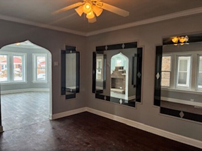 10625 S Calumet Ave in Chicago, IL - Building Photo - Building Photo