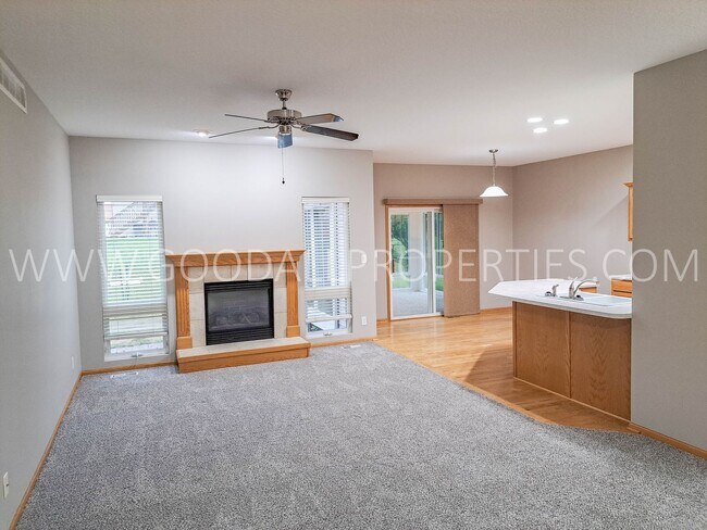 2803 Fayrdale Dr in Des Moines, IA - Building Photo - Building Photo