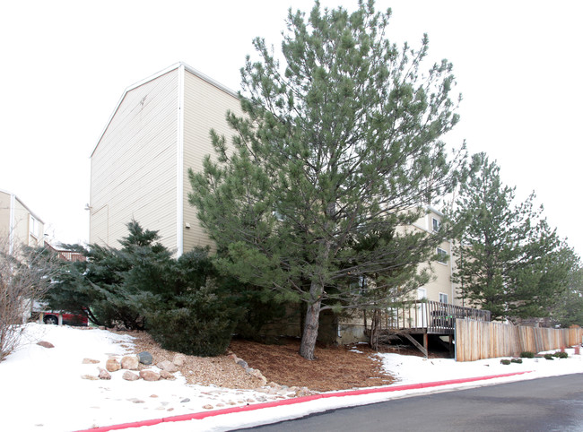 Building 5 in Colorado Springs, CO - Foto de edificio - Building Photo