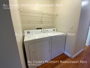 1106 Longfellow Way in Sarasota, FL - Foto de edificio - Building Photo