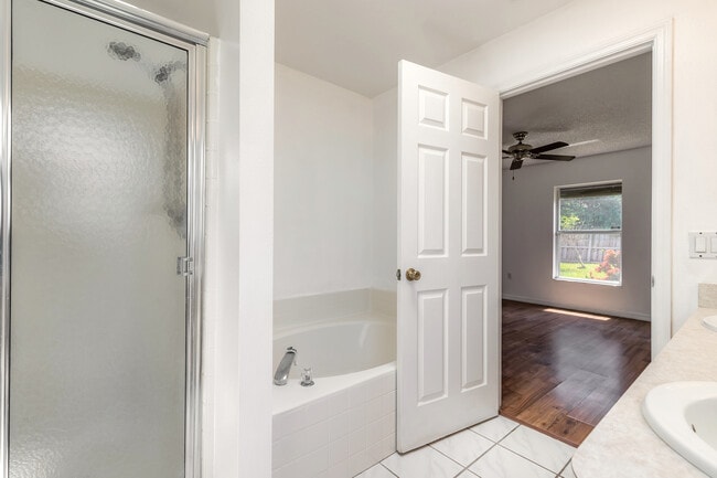 3214 Juniper Dr in Edgewater, FL - Building Photo - Building Photo