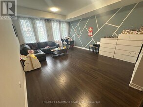40 Robert Joffre Leet Ave in Markham, ON - Building Photo - Building Photo