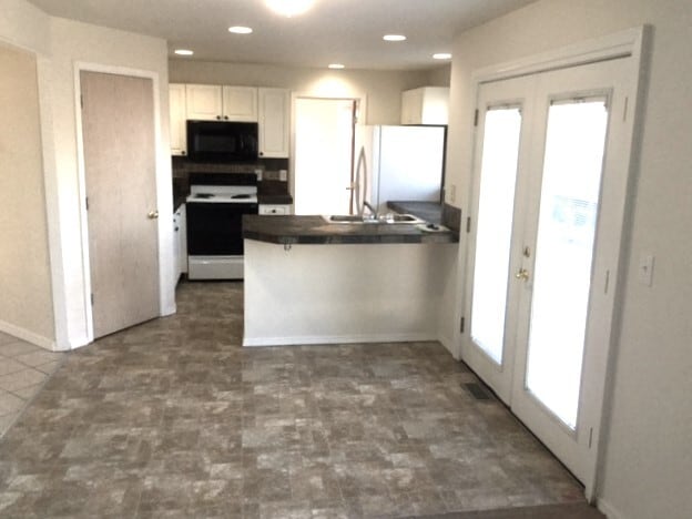 21804 41st Avenue Ct E in Spanaway, WA - Foto de edificio - Building Photo