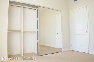 12345 Chandler Blvd in Los Angeles, CA - Building Photo - Building Photo