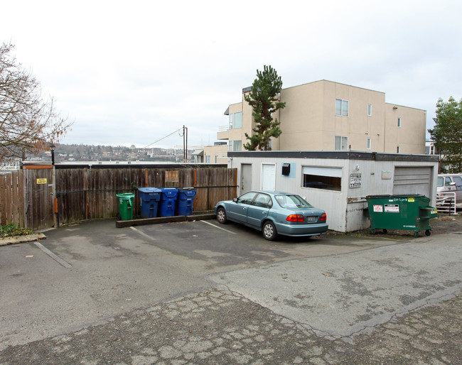 Kerwin Apartments in Seattle, WA - Building Photo - Building Photo