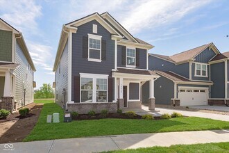 15929 Tharp Wds Dr in Fishers, IN - Building Photo - Building Photo