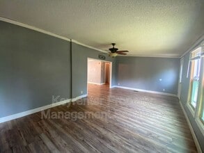 2251 Howardsville Turnpike in Lyndhurst, VA - Building Photo - Building Photo