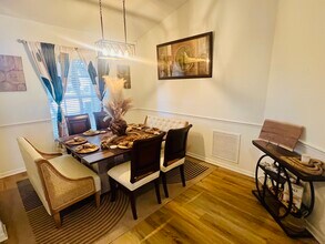 1405 W River Ct in Valrico, FL - Building Photo - Building Photo