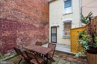 619 11th St NE in Washington, DC - Building Photo - Building Photo