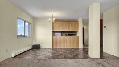 33 River Street in Prince Albert, SK - Building Photo - Interior Photo
