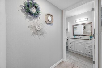 3295 Fox Chase Cir, Unit 105 in Palm Harbor, FL - Foto de edificio - Building Photo