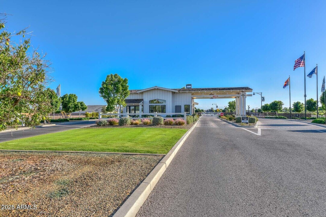 17141 W Middlebury St in Surprise, AZ - Building Photo