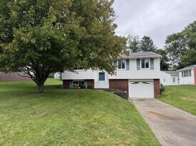 111 Treeview Dr in Moon Township, PA - Building Photo