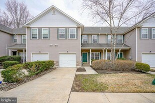 8 Trout Trail in Delanco, NJ - Building Photo