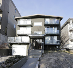 1727 13th St SW in Calgary, AB - Building Photo - Building Photo