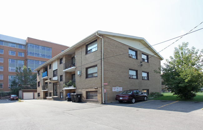 37 Wasdale Cres in Toronto, ON - Building Photo - Primary Photo