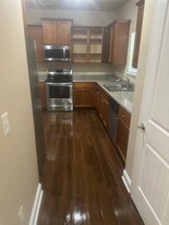 1985 Boatswain Dr in Hampton, GA - Building Photo