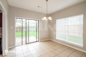 10622 Lofty Pines Dr in Houston, TX - Building Photo - Building Photo