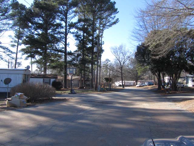 5379 Woodstock Rd in Acworth, GA - Building Photo