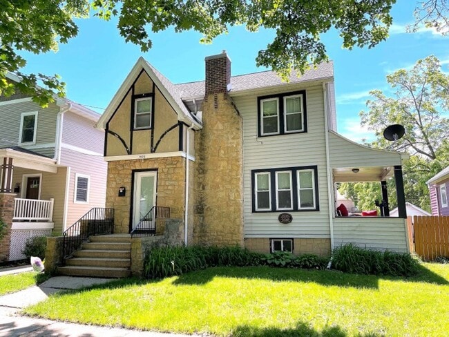 property at 1523 Jefferson St