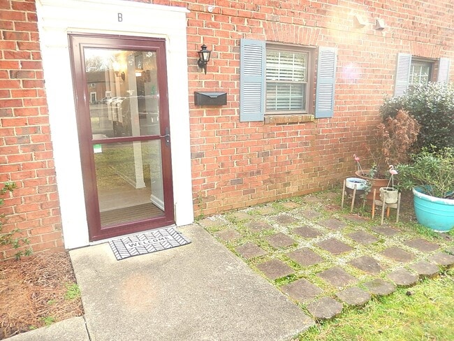 5805 Nottoway Ct in Raleigh, NC - Building Photo - Building Photo