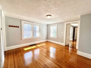 7 Griggs Pl, Unit 1 in Boston, MA - Building Photo - Building Photo