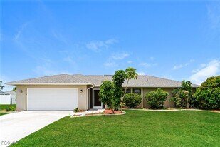 3604 SW 6th Ave in Cape Coral, FL - Building Photo