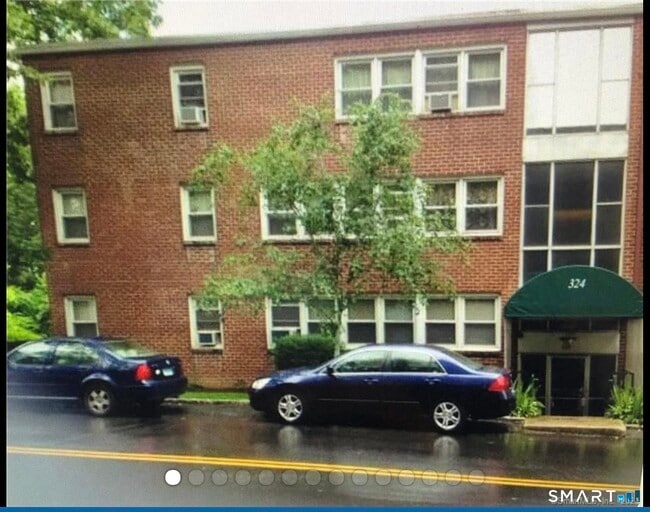 324 Strawberry Hill Ave