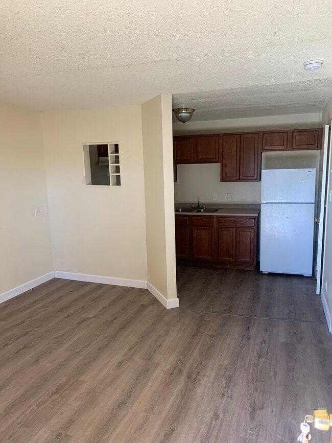 property at 3712 Royal Crest St