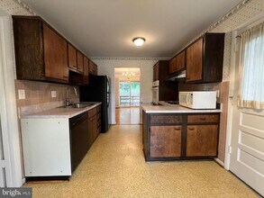 10810 Margate Rd in Silver Spring, MD - Foto de edificio - Building Photo