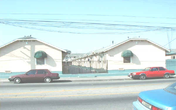 1519 E 10th St in Long Beach, CA - Foto de edificio - Building Photo