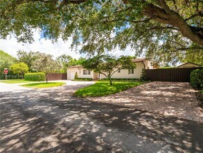 2601 SW 59th Ave in Miami, FL - Building Photo - Building Photo
