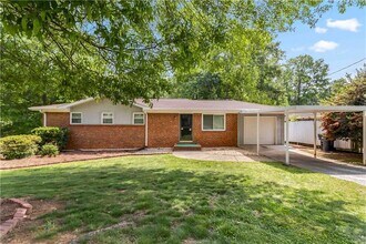 339 Diane Dr SE in Smyrna, GA - Building Photo - Building Photo