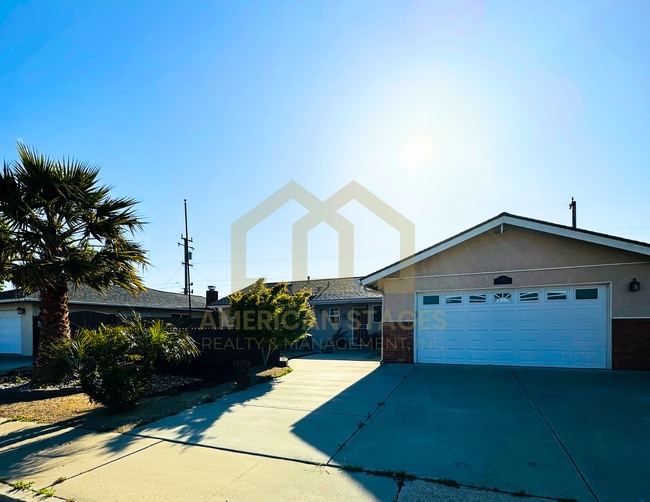 300 S 2nd St in Lompoc, CA - Building Photo - Building Photo