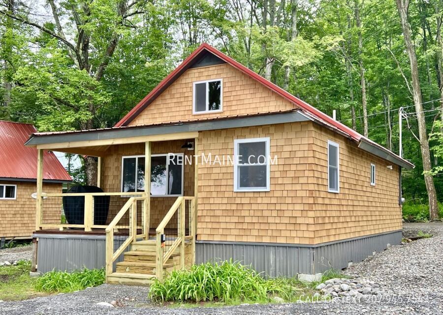 8 Sand Beach Ln in Burnham, ME - Foto de edificio
