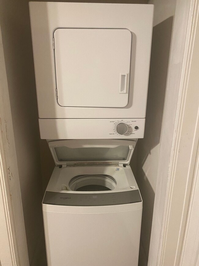 3896 Reading Rd, Unit N in Cincinnati, OH - Foto de edificio - Building Photo