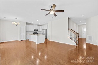 7433 White Elm Ln in Charlotte, NC - Building Photo - Building Photo