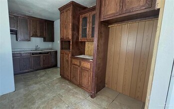 1002 W Hayes Ave in Alton, TX - Building Photo - Building Photo