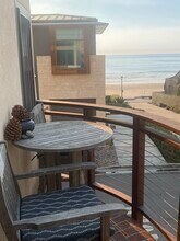 112 19th St, Unit Beach Bungalow in Manhattan Beach, CA - Building Photo - Building Photo