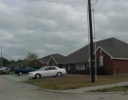 1502 S Vintage Ln in Lake Charles, LA - Foto de edificio