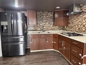 7 Chopin Ct in Jersey City, NJ - Building Photo - Building Photo